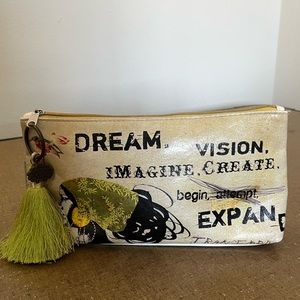 Papayai Pouch